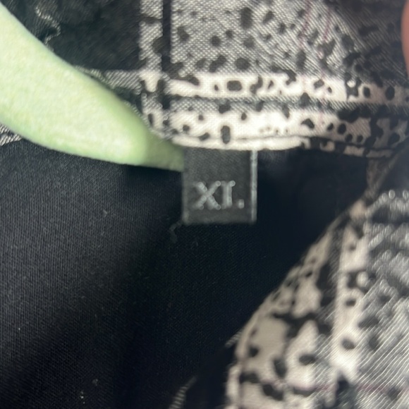 Diesel Long Sleeve Plaid Rayon Viscose Button Down Shirt Size XL Black & White - Picture 3 of 10